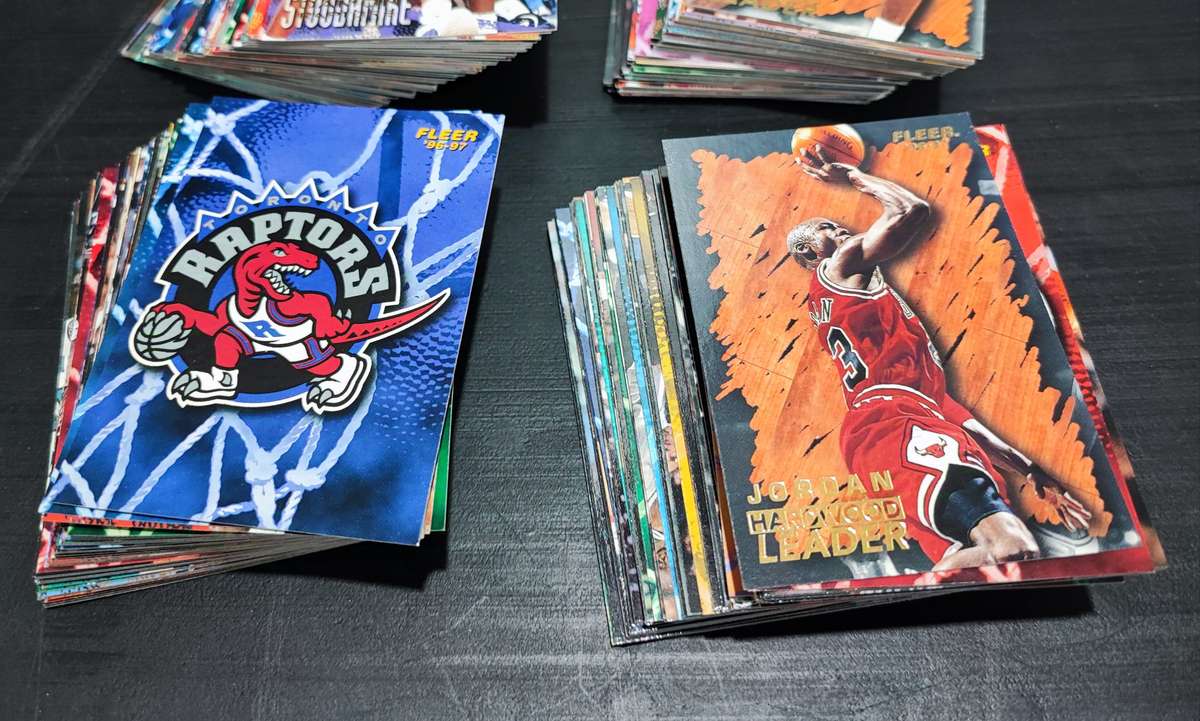 Vintage 96/97 Fleer NBA Basketball Trading Cards(250 in total)
