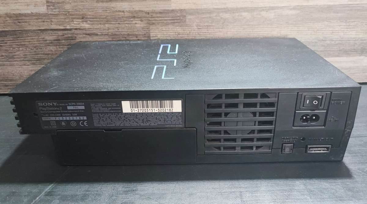 Sony PlayStation (PHAT) 2 Bundle