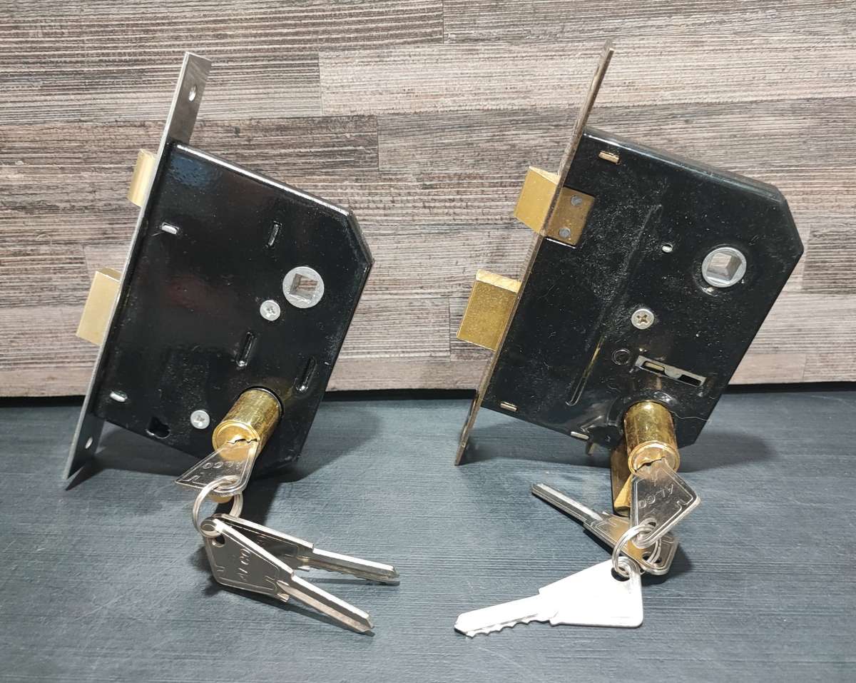 Cylinder Locks with keys(never been used)