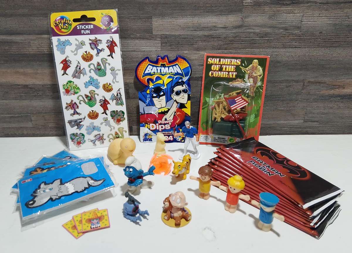 Vintage Toy Combo(Smurf, 80's Arco Airplane people and more)