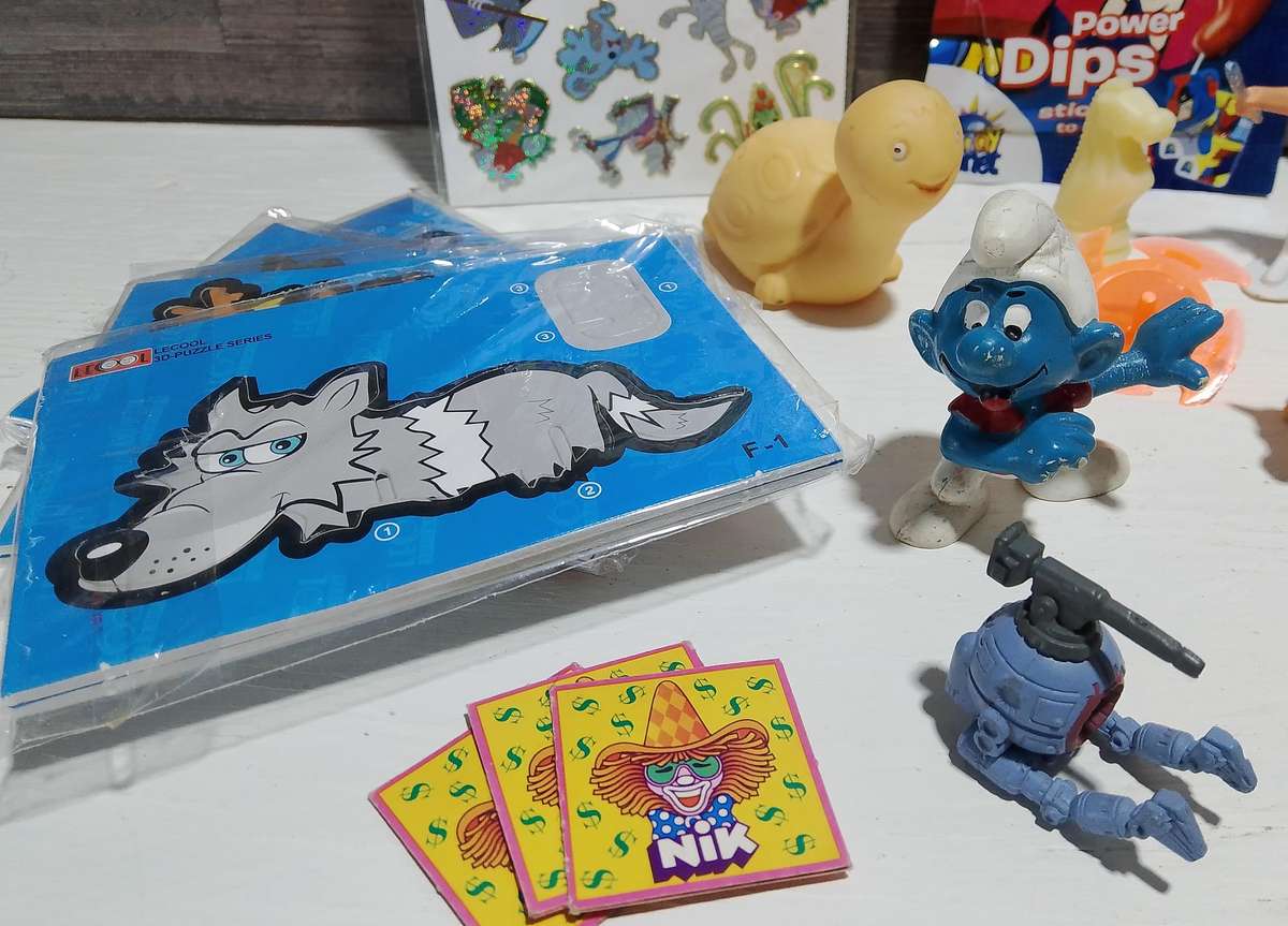 Vintage Toy Combo(Smurf, 80's Arco Airplane people and more)