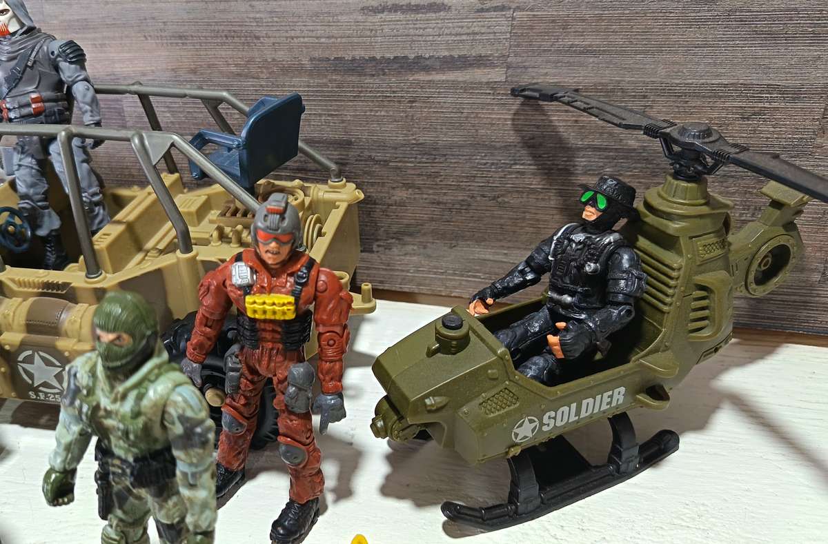 Vintage Lanard The Corps Figures and Accessories