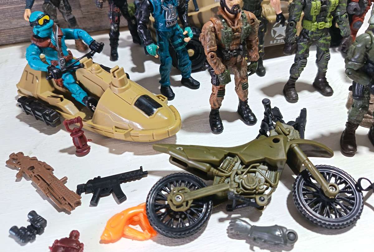 Vintage Lanard The Corps Figures and Accessories