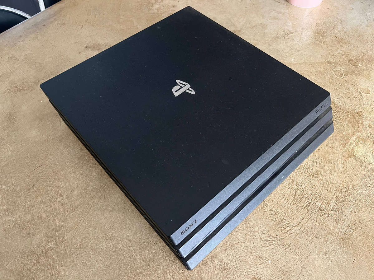 Playstation 4 PRO 1TB