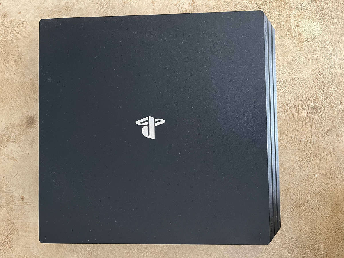 Playstation 4 PRO 1TB