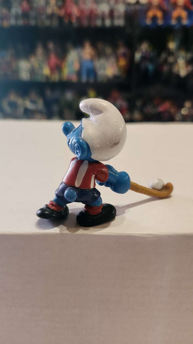 1981 Vintage Peyo Fieldhockey Smurf