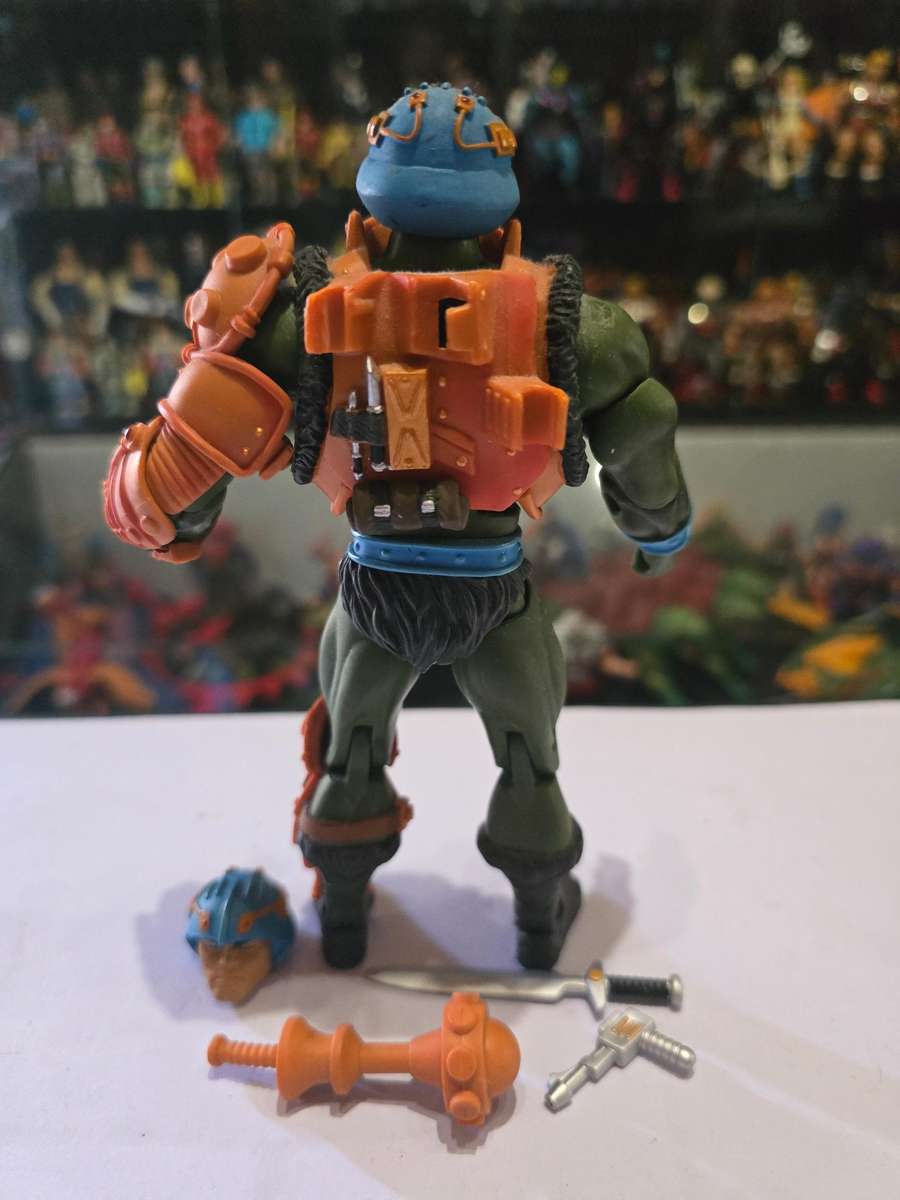 MOTUC Man At Arms Masters Of The Universe Classics Figure He-Man