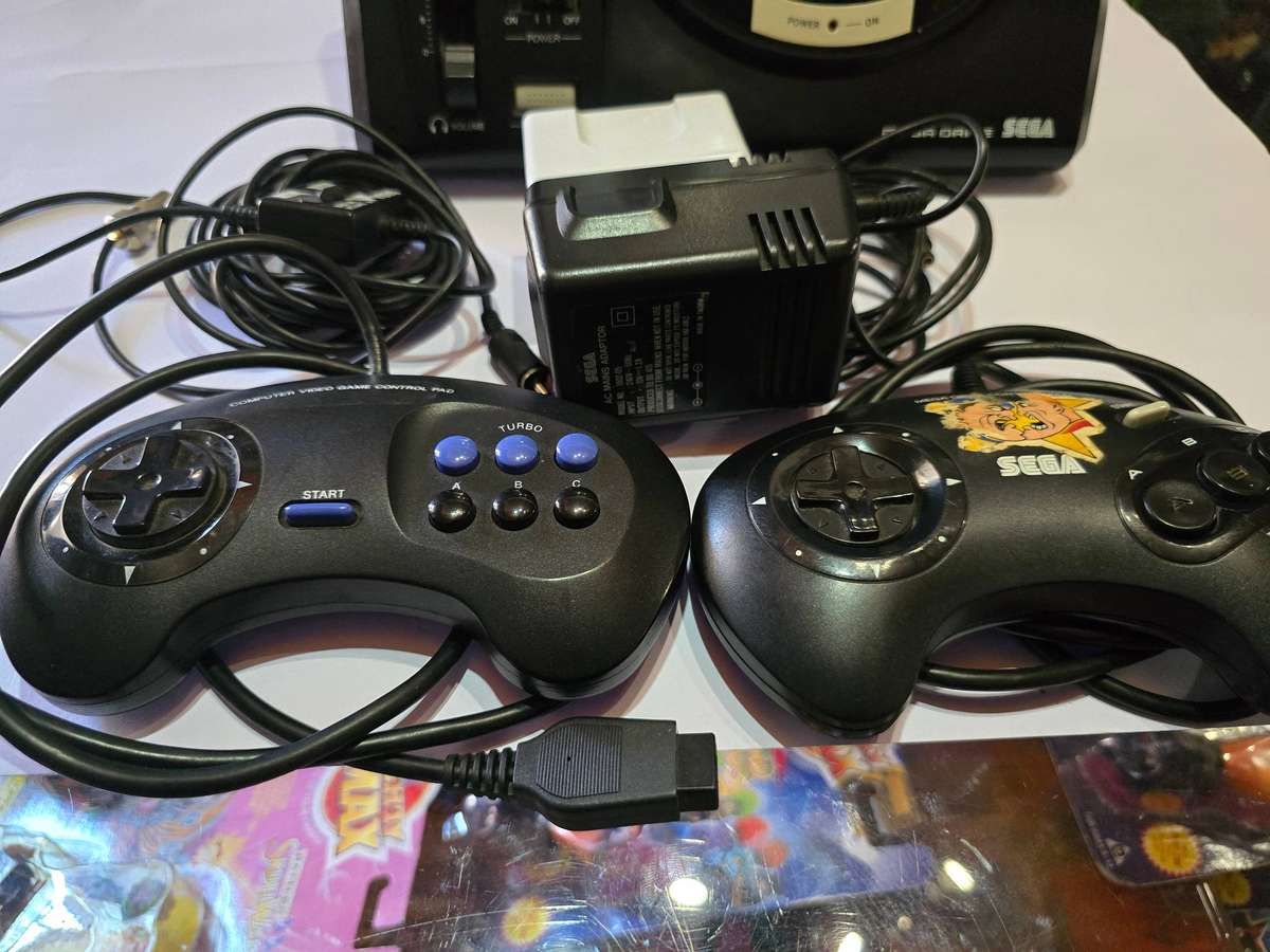 Sega Mega Drive 16-Bit Console With x2 Controllers