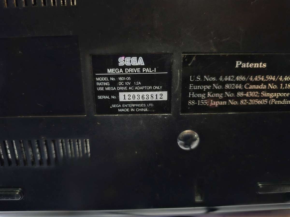 Sega Mega Drive 16-Bit Console With x2 Controllers