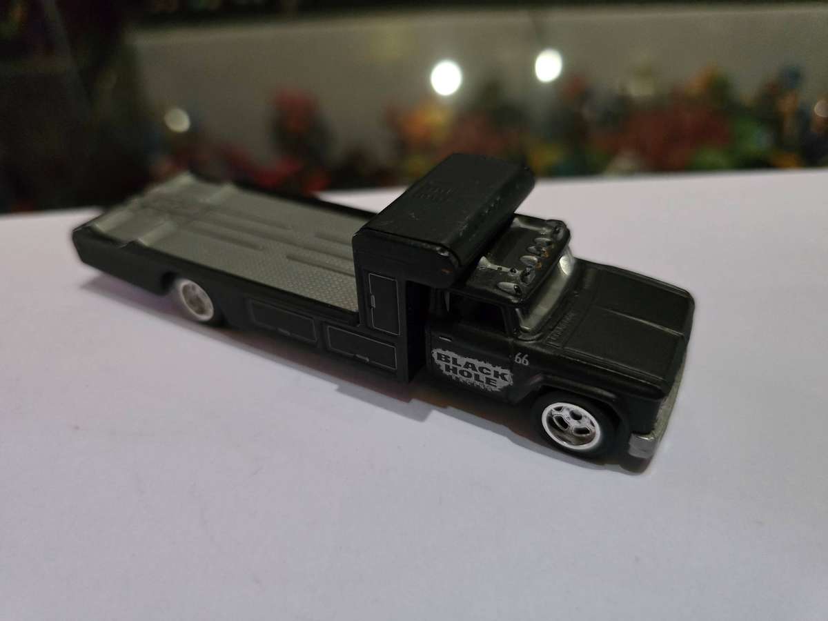 2017 Hot Wheels Premium Black Hole Retro Rig Real Riders