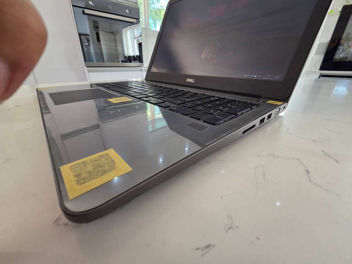 DELL VOSTRO i5 16GB RAM 256GB M.2 SSD 15.6INCH LAPTOP