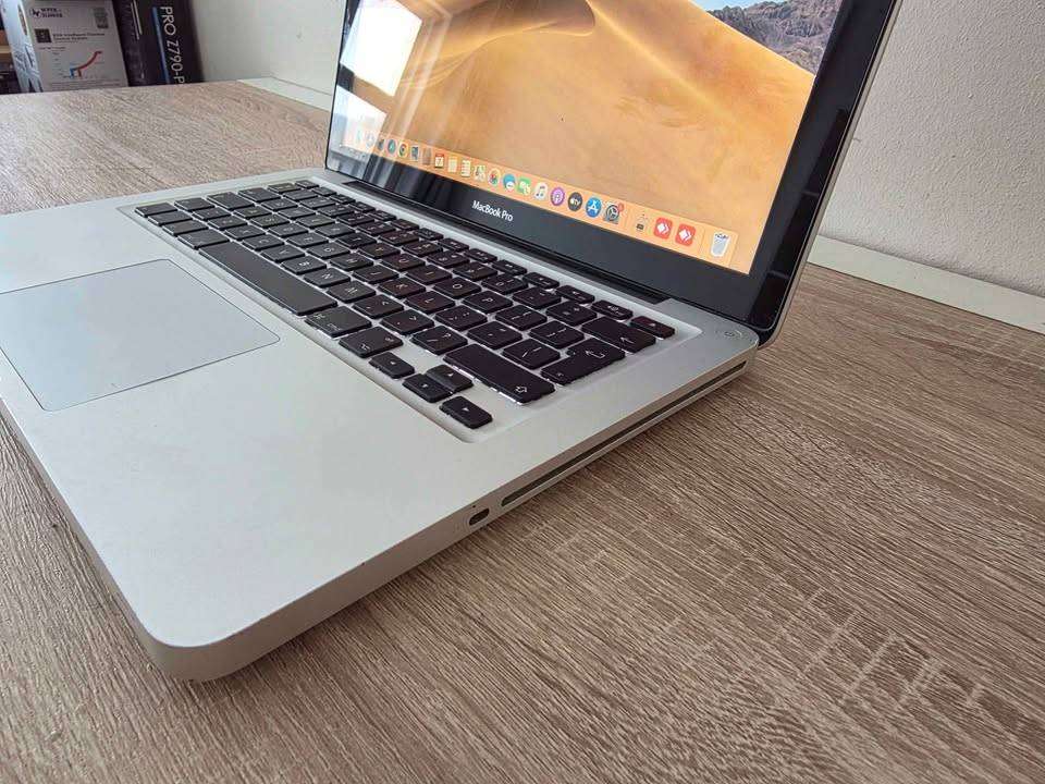 Apple Macbook Pro MID 2012 i5 16GB Ram 240GB SSD 13inch
