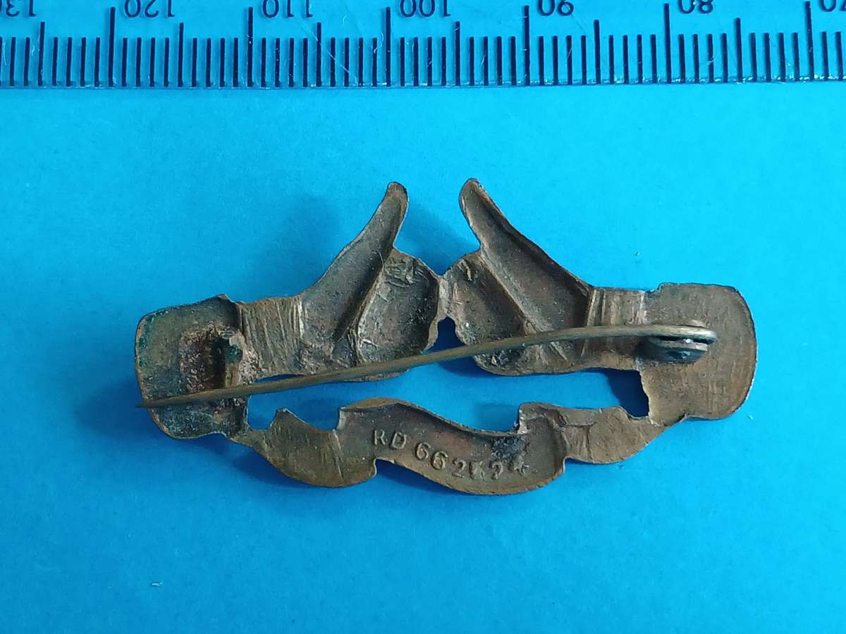 Thumbs Up Pin / Badge