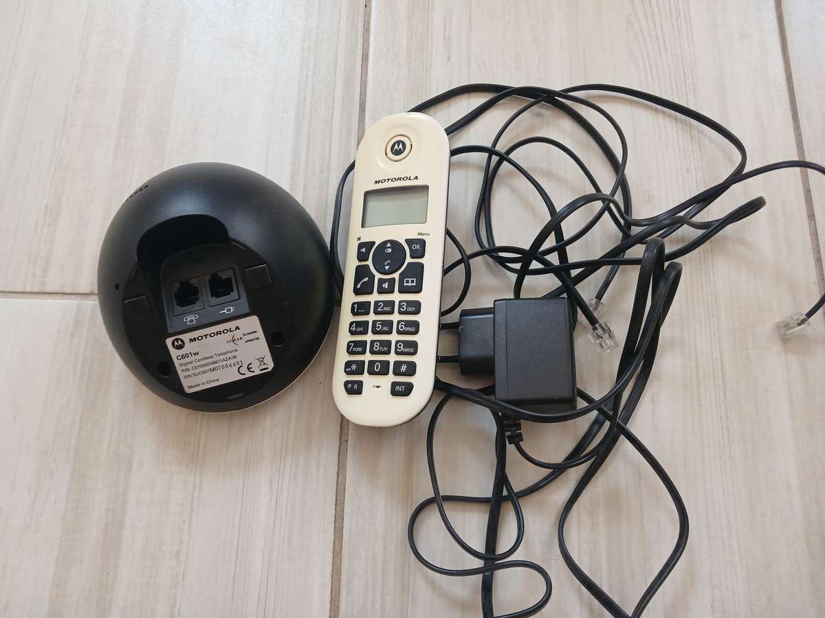 Telephone Motorolo Cordless Phone Complete