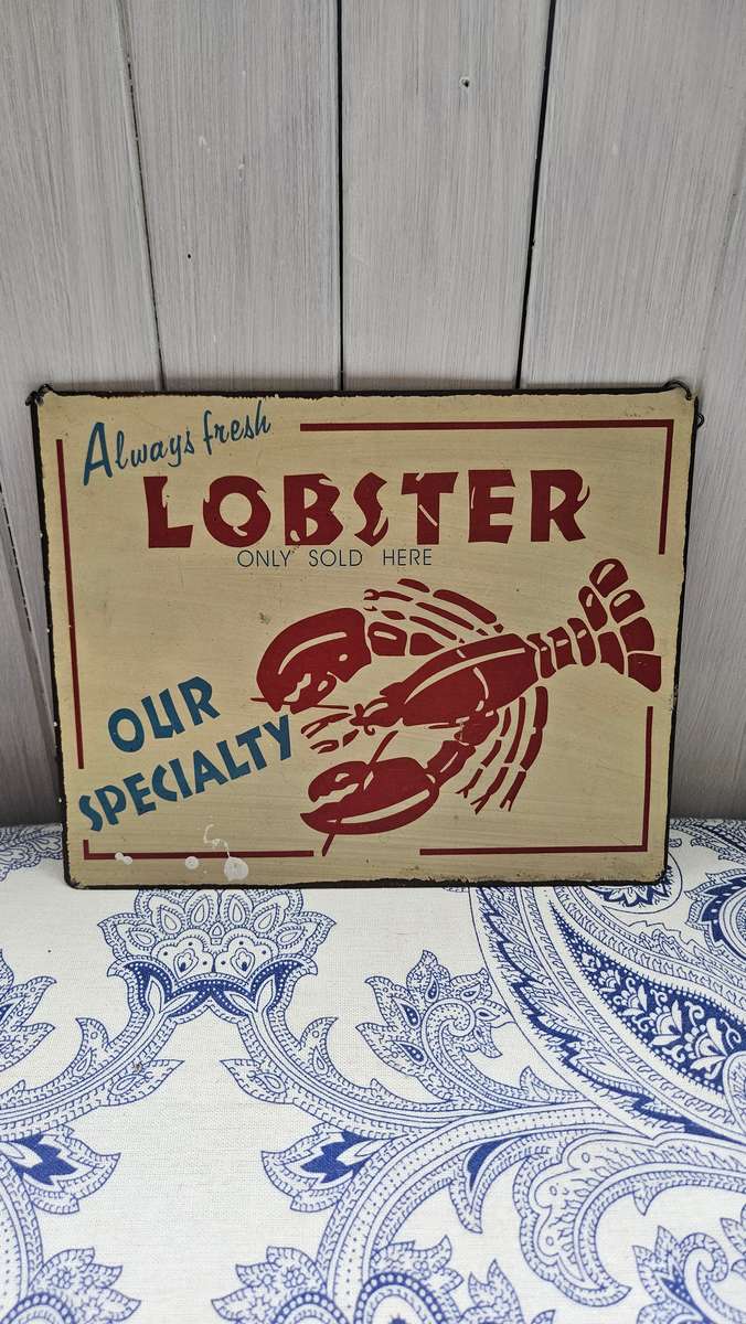 Vintage style metal wall hanging 20cm x 25cm.