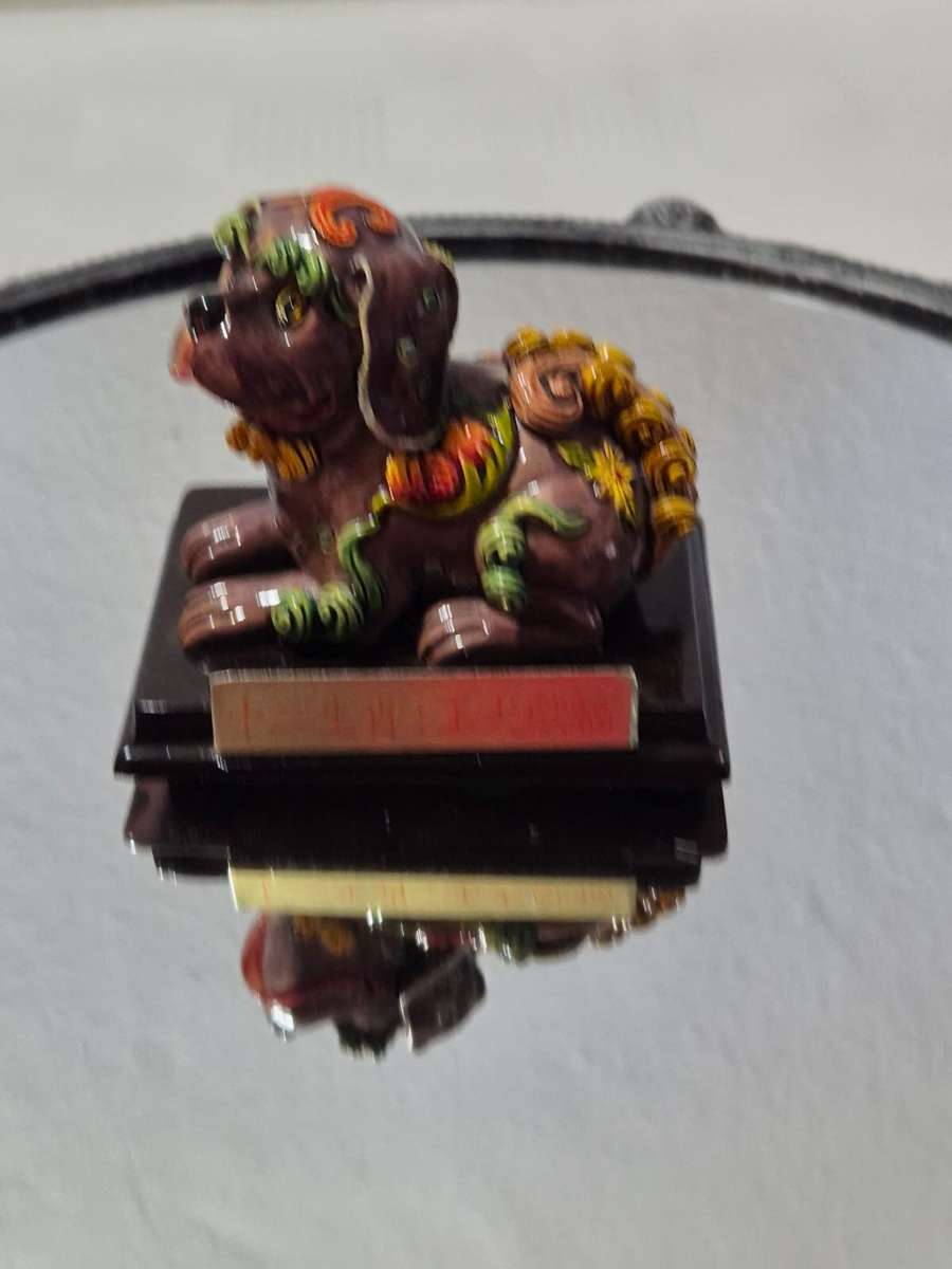 Unique Foo/ dynasty Dog. Decorated with dainty flowers, leaves&Curly Tail. L7cm W5,5cm H7cm