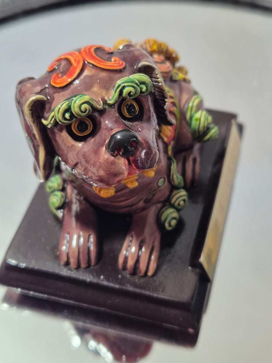 Unique Foo/ dynasty Dog. Decorated with dainty flowers, leaves&Curly Tail. L7cm W5,5cm H7cm