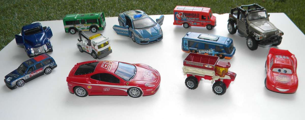 Hot Wheels, Matchbox, Maisto, etc, lot of cars
