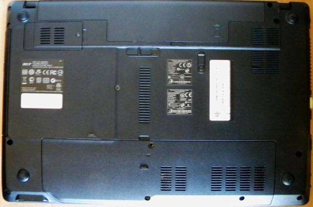 Laptop - Acer Travelmate 5742***Repair or for spares