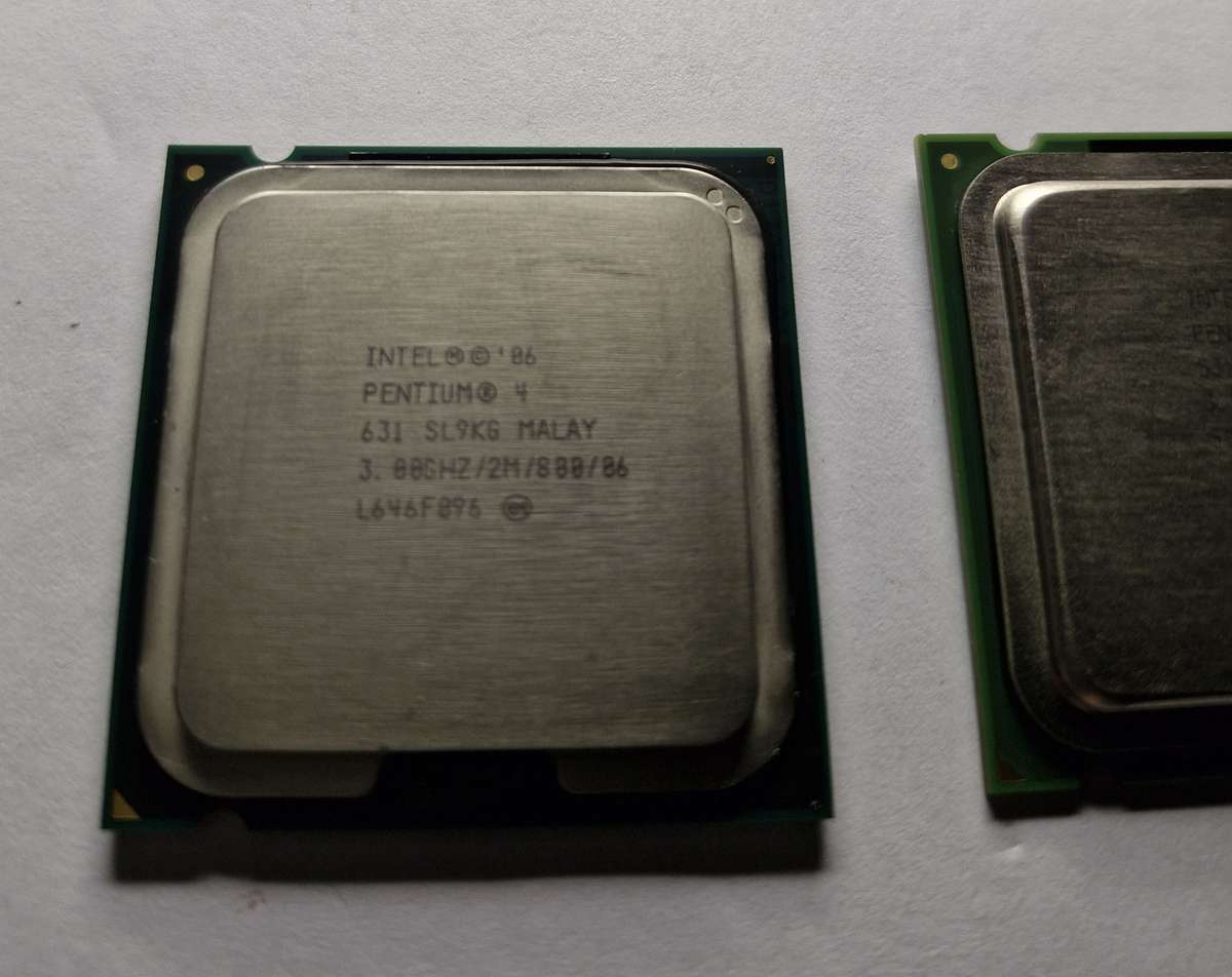 Set of 2 for R100 - Intel Pentium 4 Processors (3.00GHz)