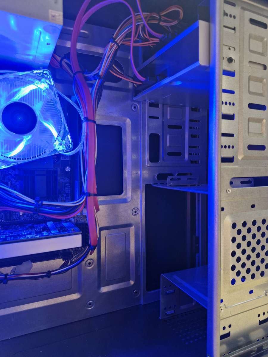 Windows 10 Desktop PC, GT1030 1Gb GPU, C2Duo E8400 CPU, 4Gb RAM, 250Gb SSD, DVD