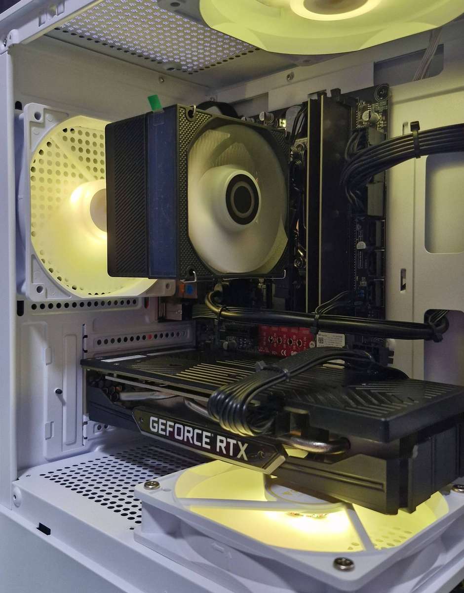Gaming PC with ARGB, RTX 2060 SUPER 8Gb GPU, i5-8400 CPU, 16Gb RAM, 512Gb NvMe, Win 11 Pro
