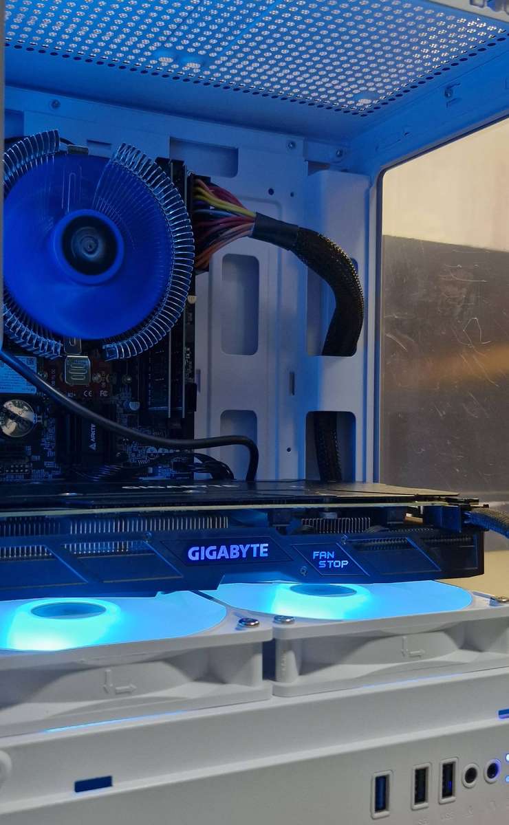 Gaming PC with ARGB, GT1060 6Gb GPU, i5-4590 CPU, 16Gb RAM, 512Gb NvMe, Win 11 Pro