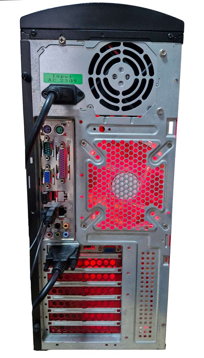 Windows 10 Desktop PC, GT220 1Gb GPU, C 2 Quad Q6600 CPU, 4Gb RAM, 256Gb SSD, DVD