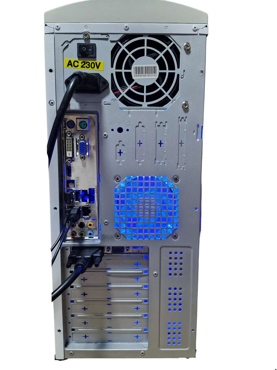 Windows 10 Desktop PC, 9500GT 512Gb GPU, Core2 Quad CPU, 4Gb RAM, 240Gb SSD, DVD, Win 10 Pro