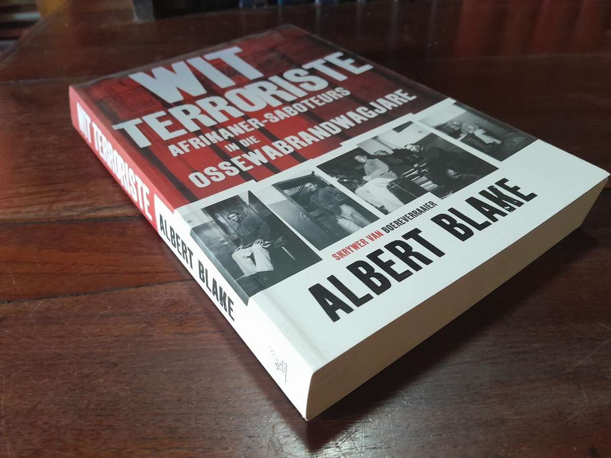 Wit Terroriste - Albert Blake