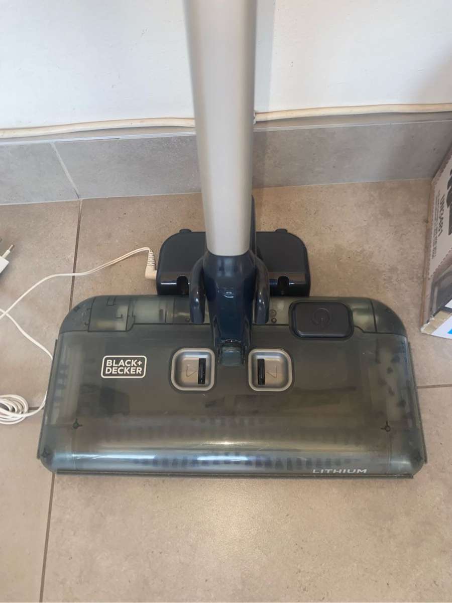 BLACK+DECKER - 10.8WH LITHIUM-ION FLOOR SWEEPER - GREY