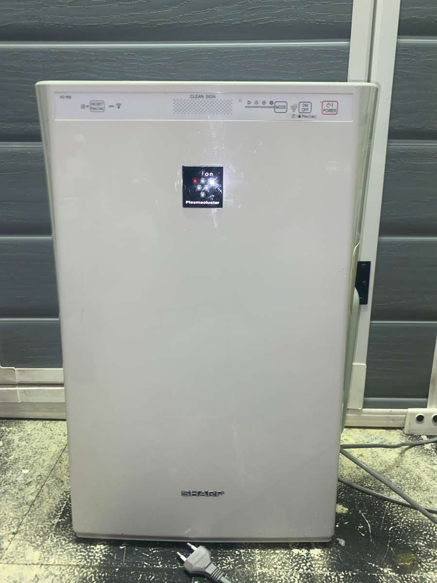 Sharp Air purifier/Humidifier with water tank