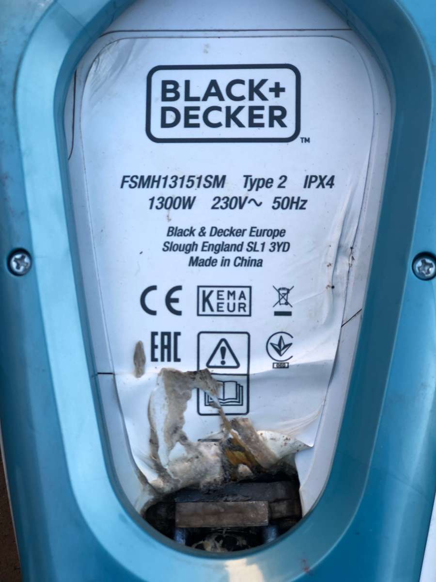 Black & Decker 1300W 15-in-1 Steam Mop with SteaMitt FOR SPARES OR REPAIR