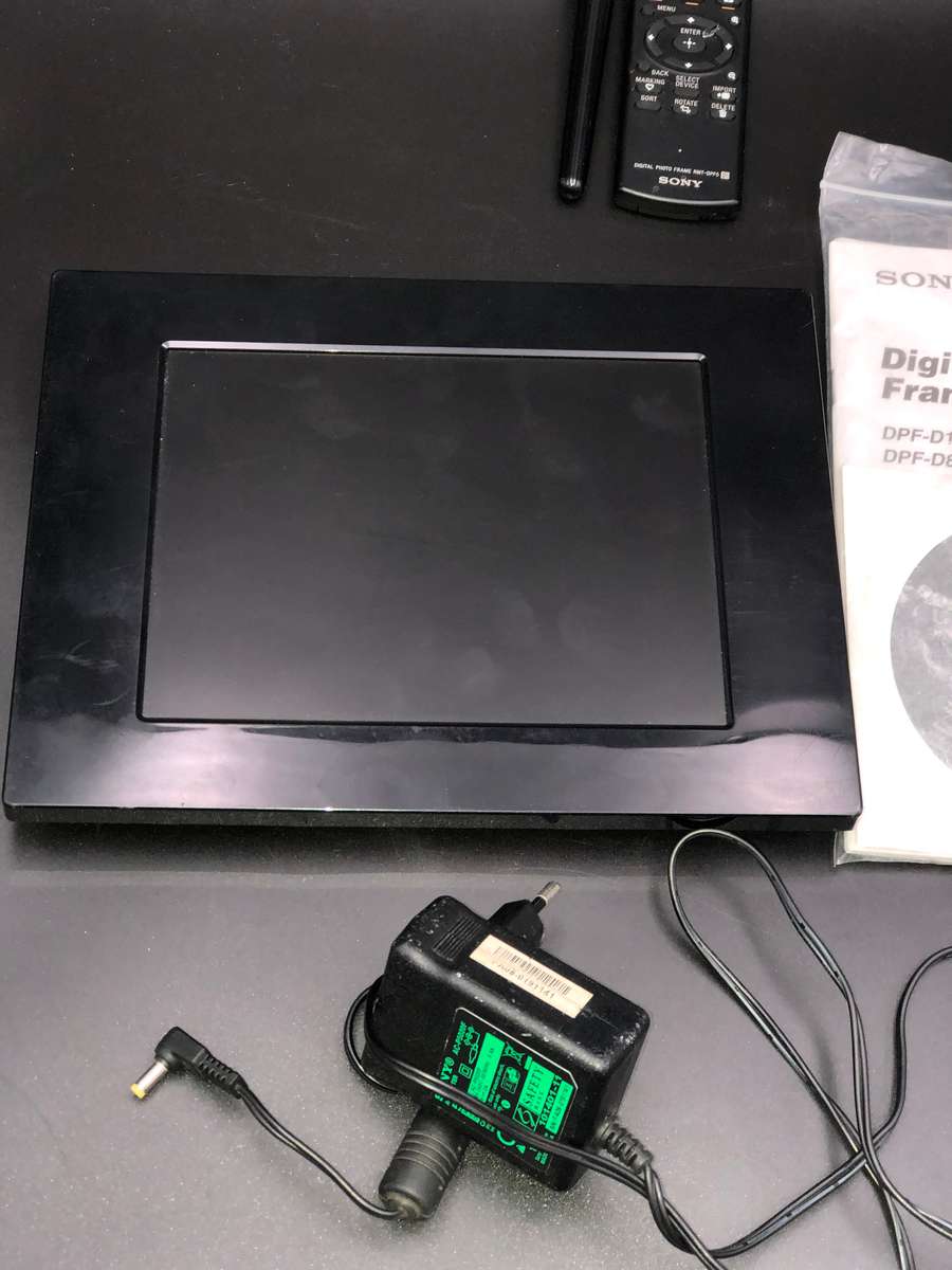 DPF-D810 Sony DPF-D8108 inch Digital Photo Frame, Black