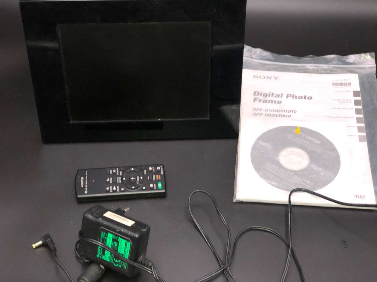 DPF-D810 Sony DPF-D8108 inch Digital Photo Frame, Black