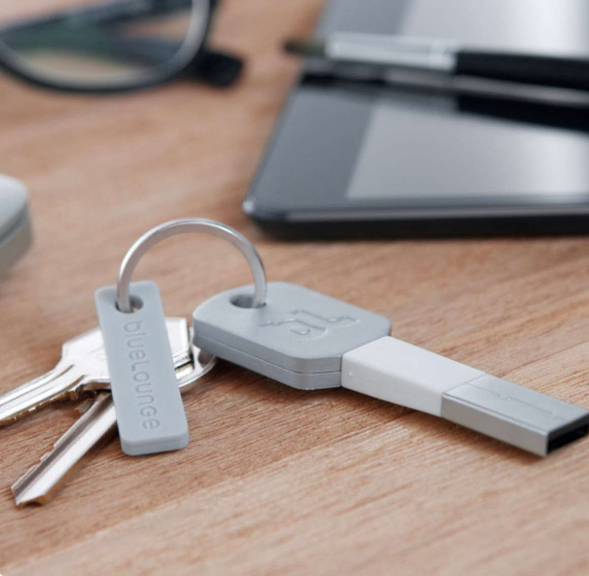Bluelounge Kii Short USB to Lightning/USB Key chain Charge/Sync Cable