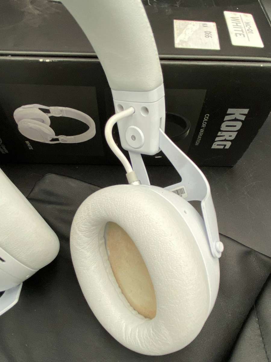 Korg NC-Q1 Smart Noise Cancelling Headphones  white