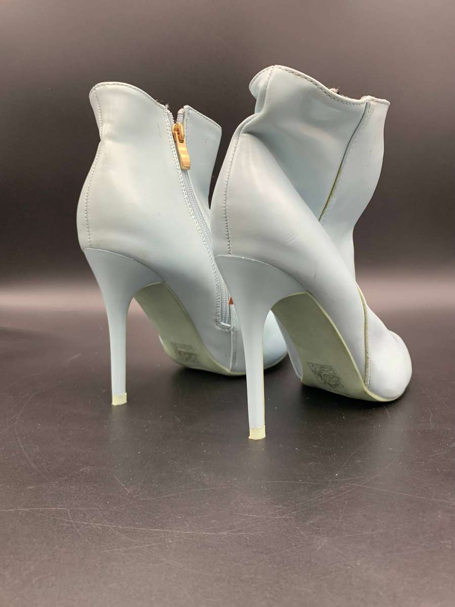 NWT DV by Dolce Vita Pastel Light Blue Pointed Toe Stiletto Ankle Boots - Size 38(6)