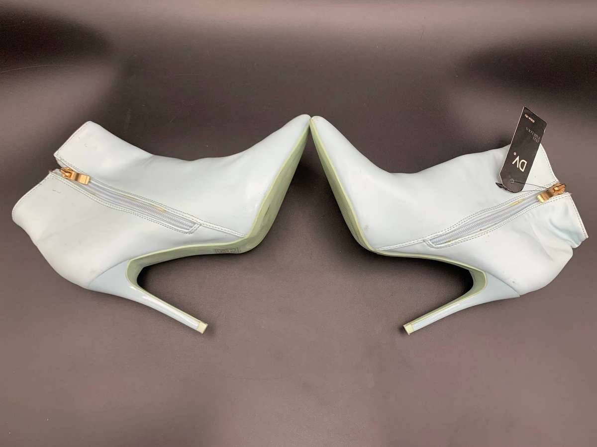 NWT DV by Dolce Vita Pastel Light Blue Pointed Toe Stiletto Ankle Boots - Size 38(6)
