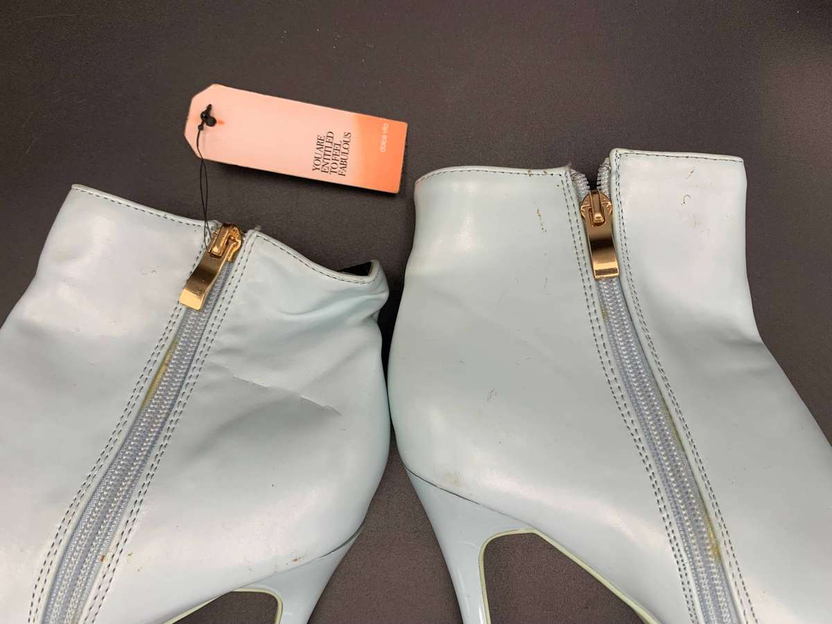 NWT DV by Dolce Vita Pastel Light Blue Pointed Toe Stiletto Ankle Boots - Size 38(6)