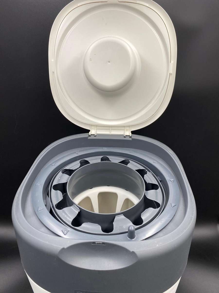 Tommee Tippee Twist And Click Advanced Nappy Bin Eco-Friendlier - Cotton White