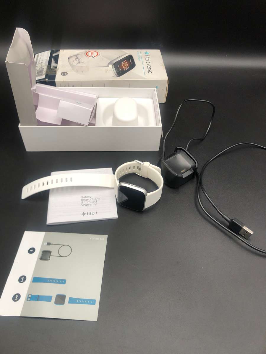 Fitbit Versa Lite Edition Smartwatch White (PLS READ)
