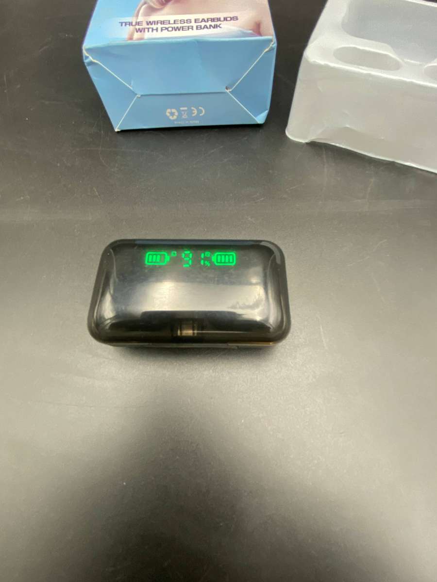 TWS wireless earbuds with power bank | ONLY 1 Side Working