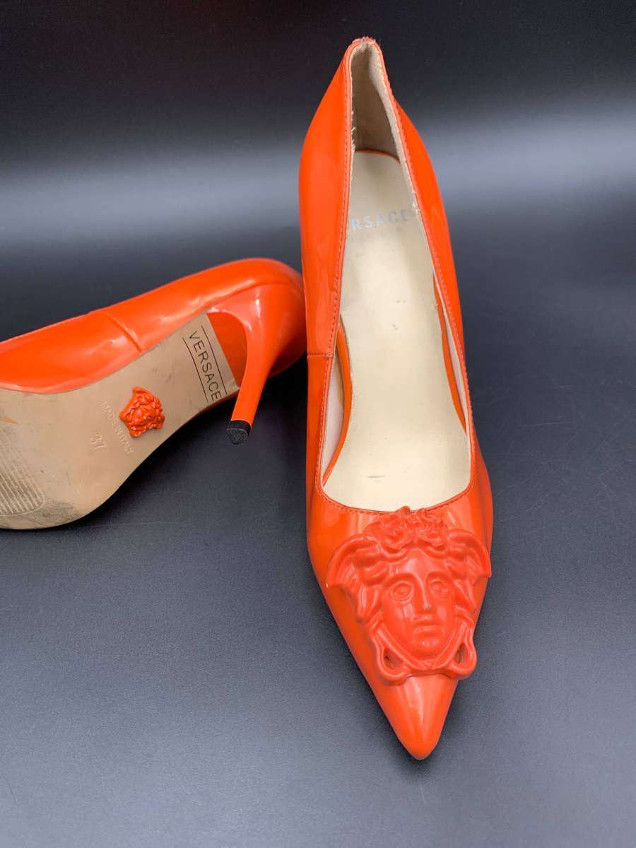 Medusa Patent Leather Shoes (Size 37) 