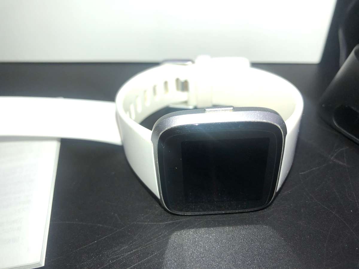 Fitbit Versa Lite Edition Smartwatch White (PLS READ)