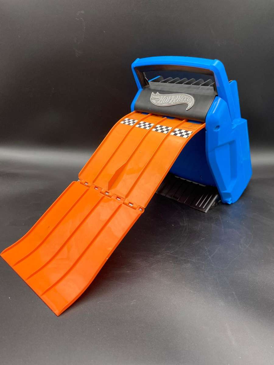 Hot Wheels 2in1 Multi-launcher car case