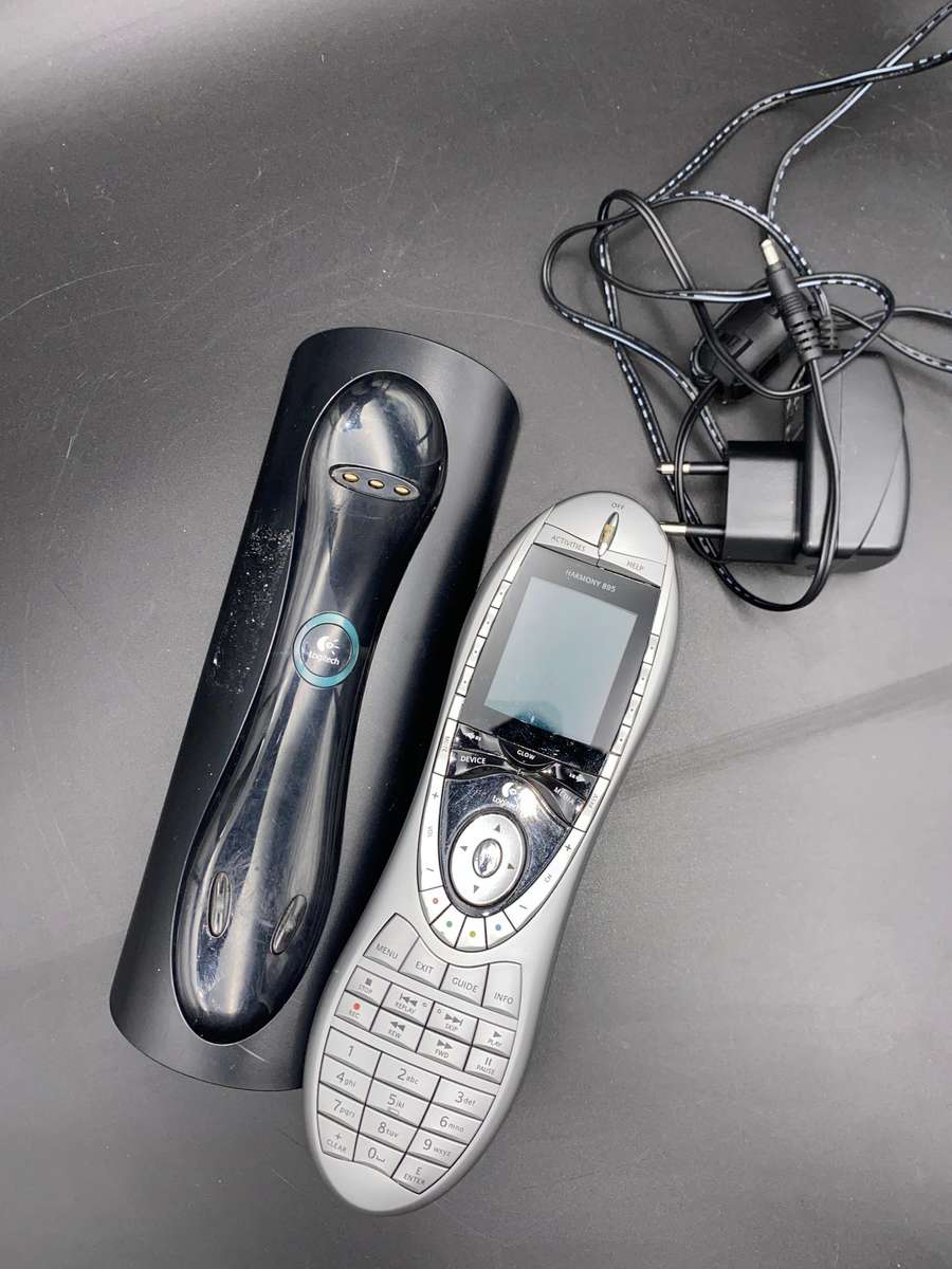 RE-LHR895 Logitech 966193 Harmony Remote 89- NO BATTERY.