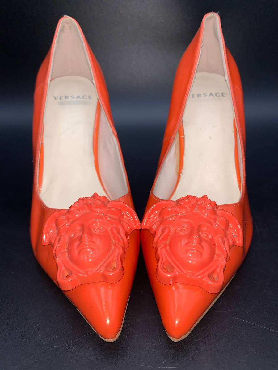 Medusa Patent Leather Shoes (Size 37) 