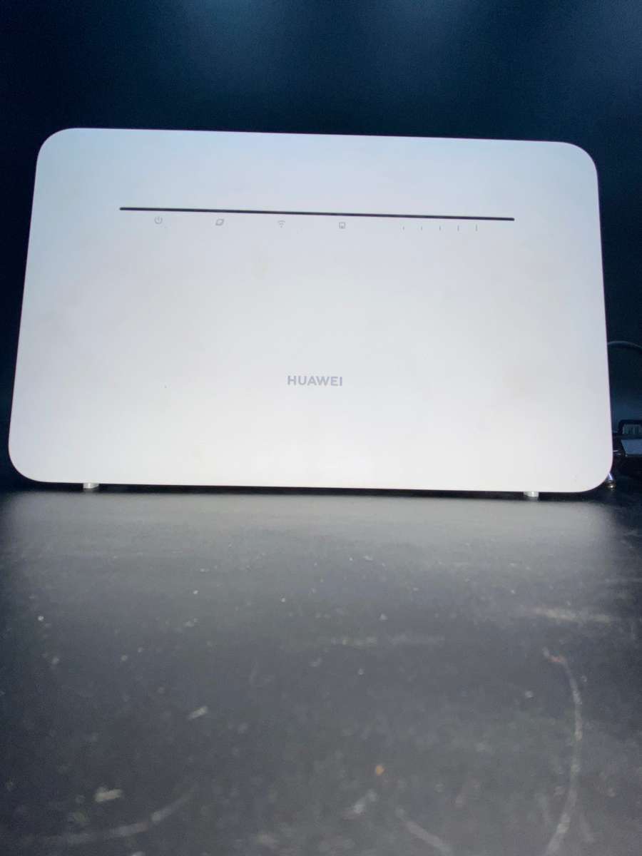 Huawei B535-932 LTE CPE Wi-Fi Router With Simcard slot - White