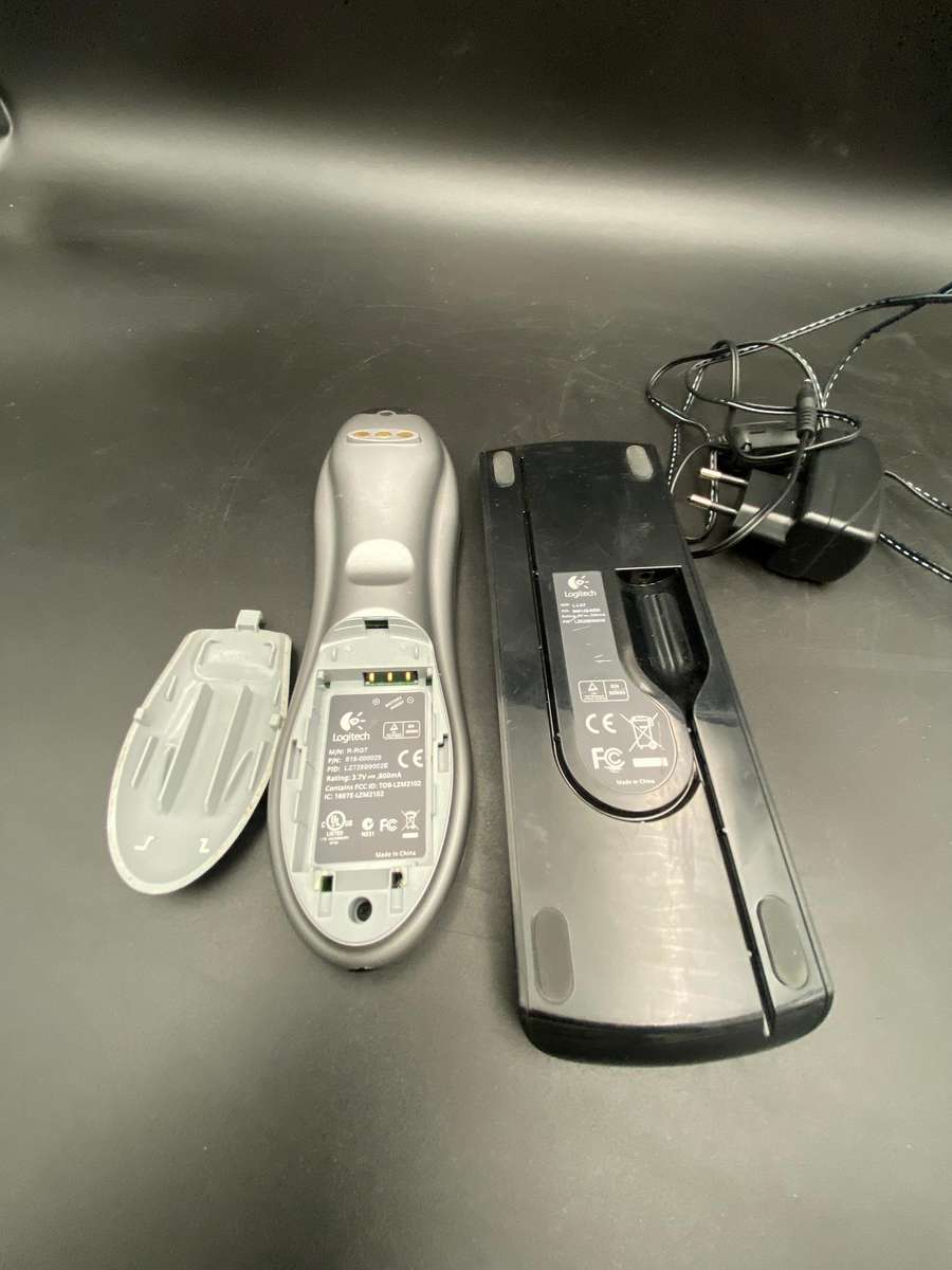 RE-LHR895 Logitech 966193 Harmony Remote 89- NO BATTERY.